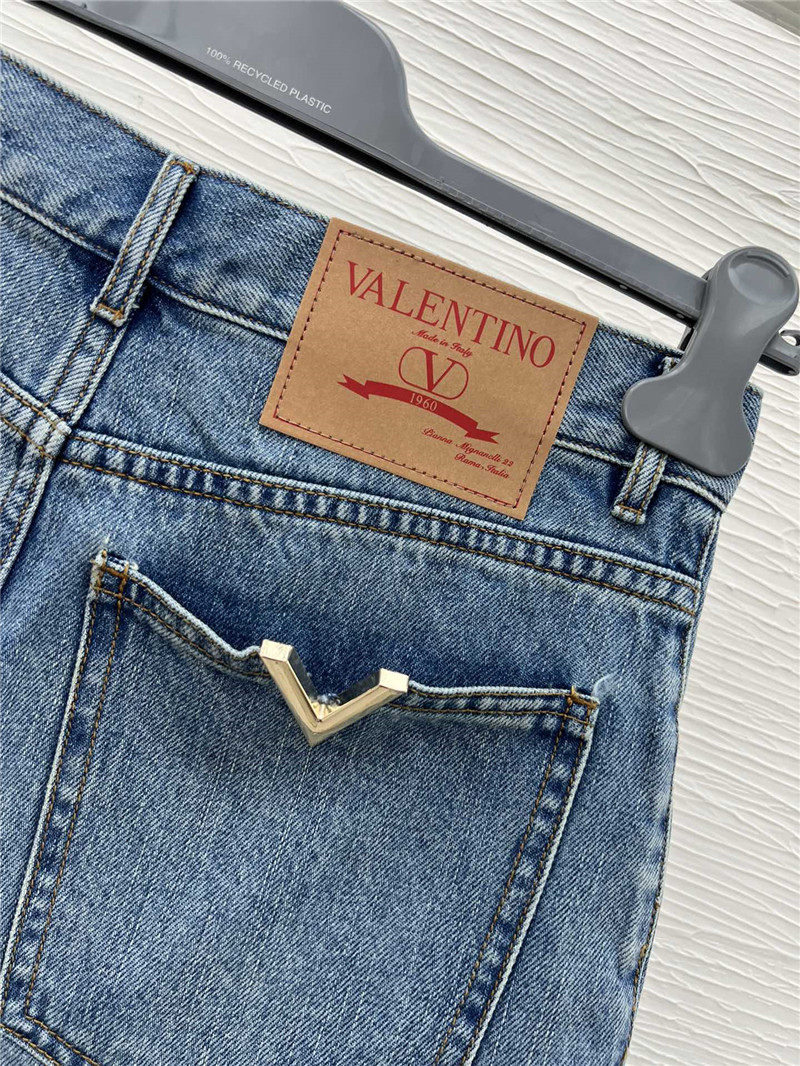 Va1e*ntin0 new shorts replicas clothes