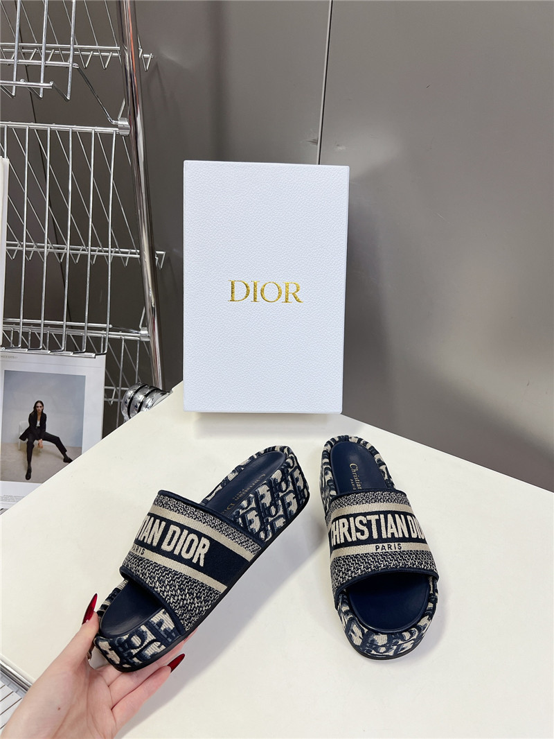 D10r printed platform slippers