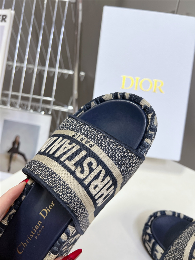 D10r printed platform slippers