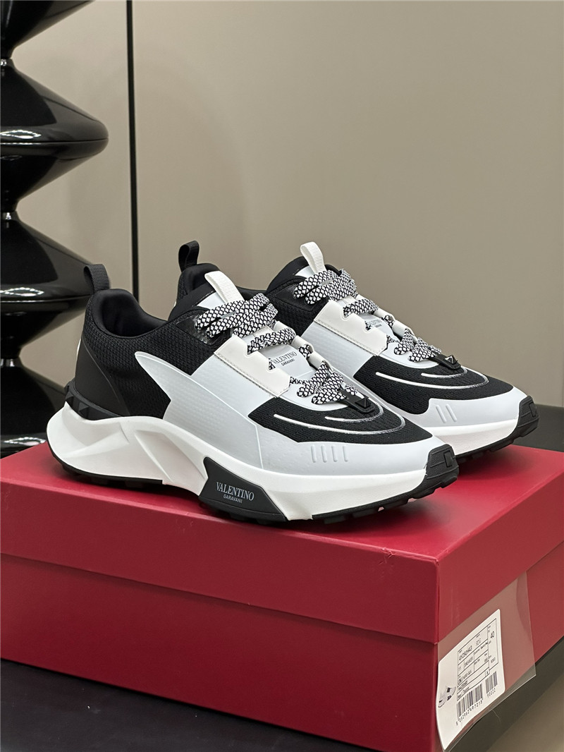 Va1e*ntin0 garavani true act sneakers black