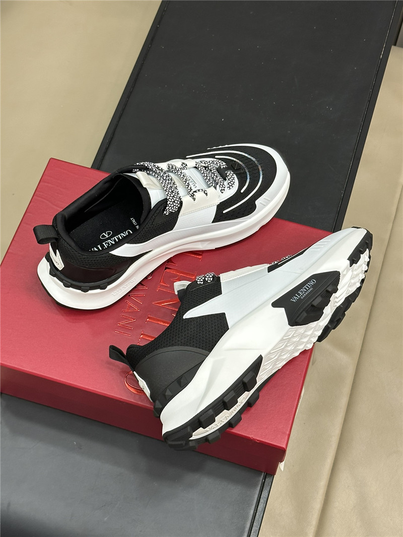 Va1e*ntin0 garavani true act sneakers black