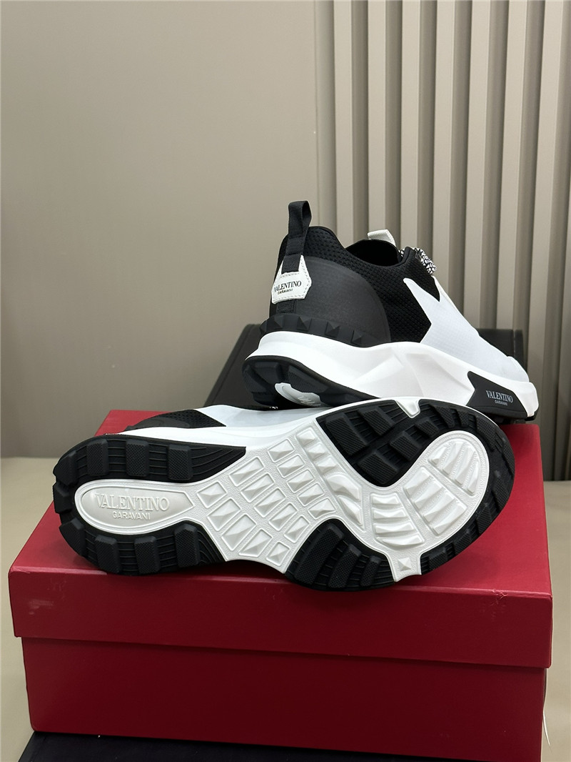 Va1e*ntin0 garavani true act sneakers black