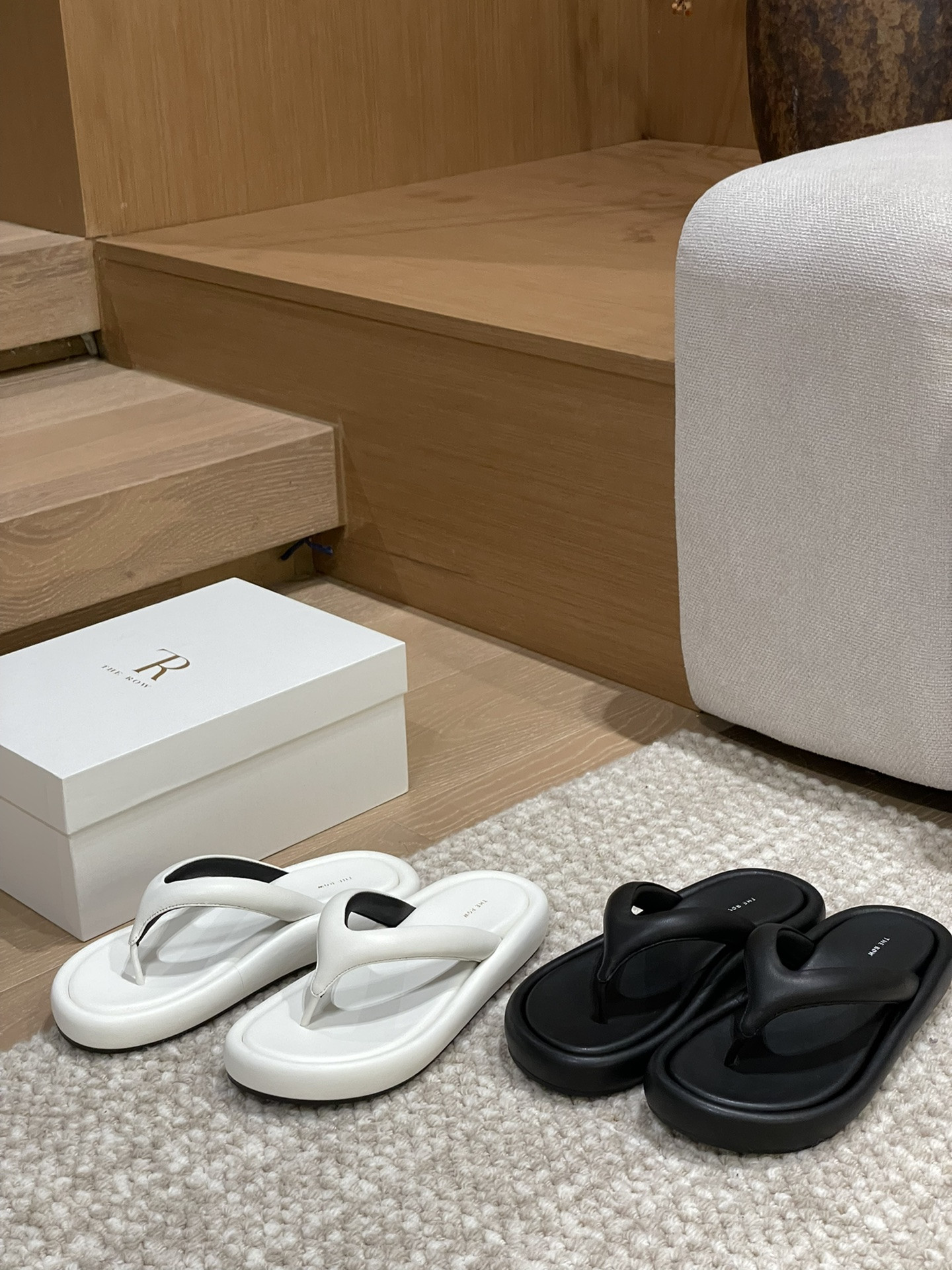 The R0w casual slippers best replica shoes website