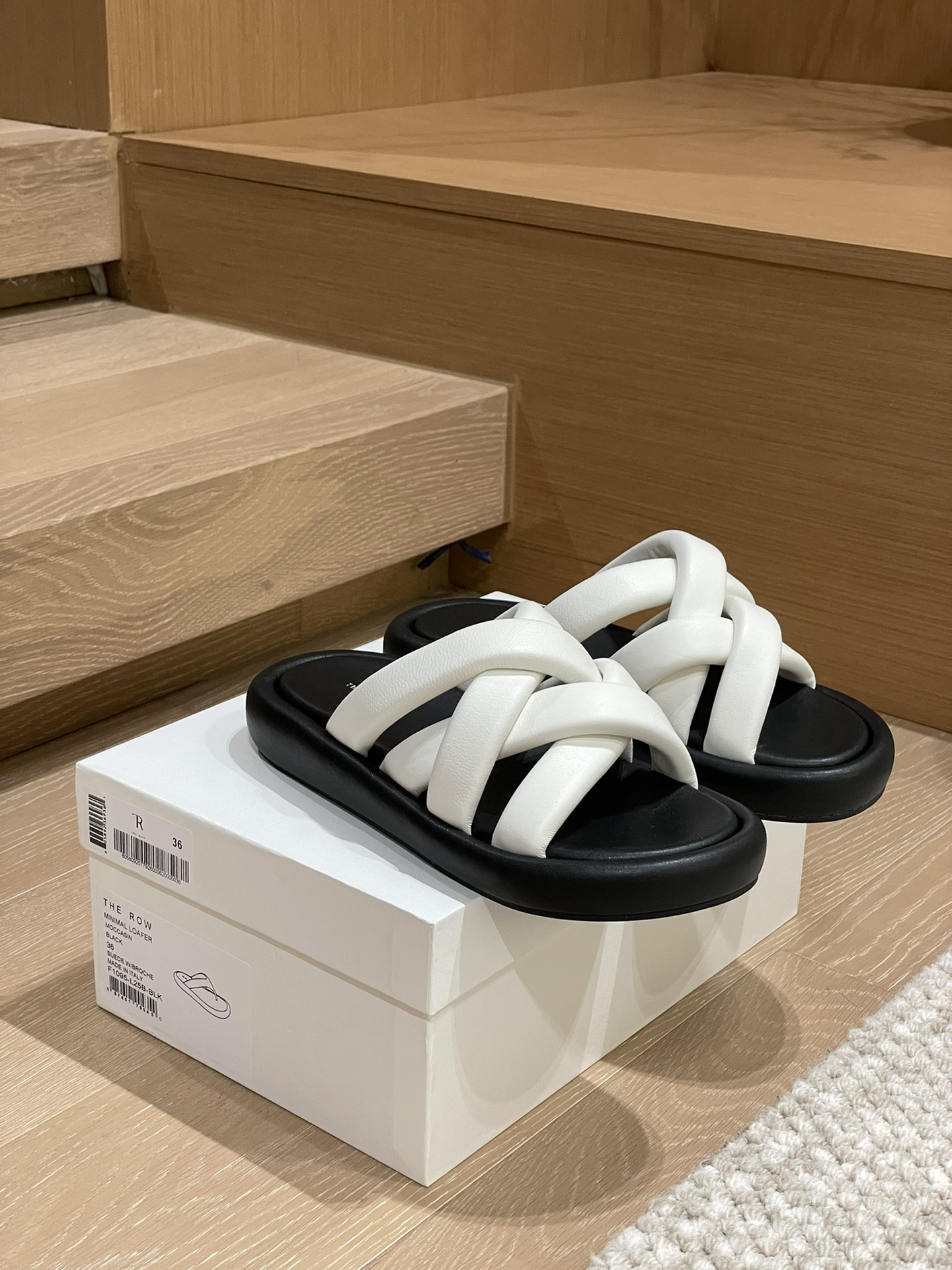 The R0w casual slippers best replica shoes website