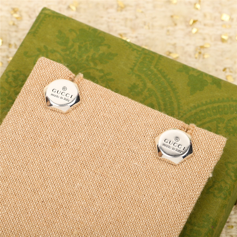 Gvc*1 carved earrings