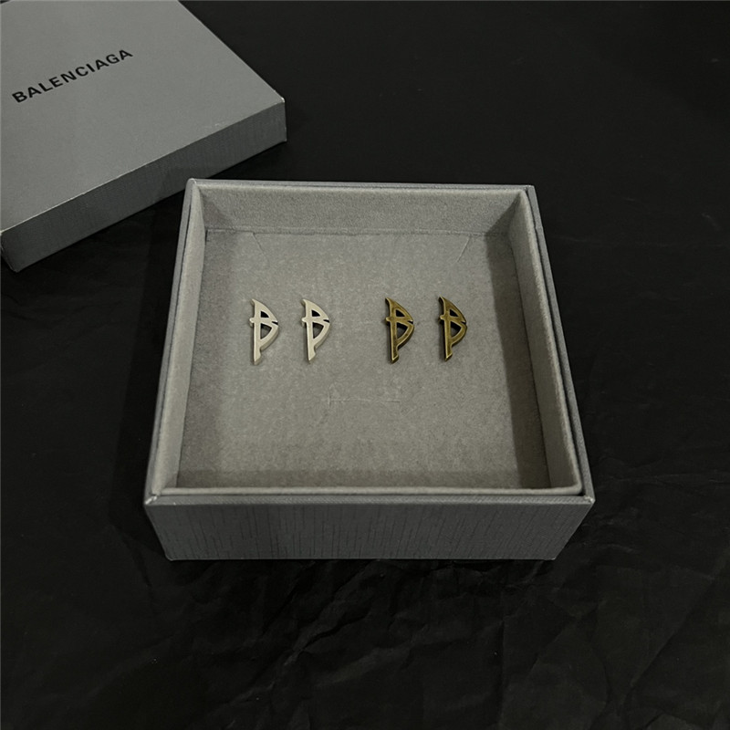 Ba1en*iaga vintage earrings