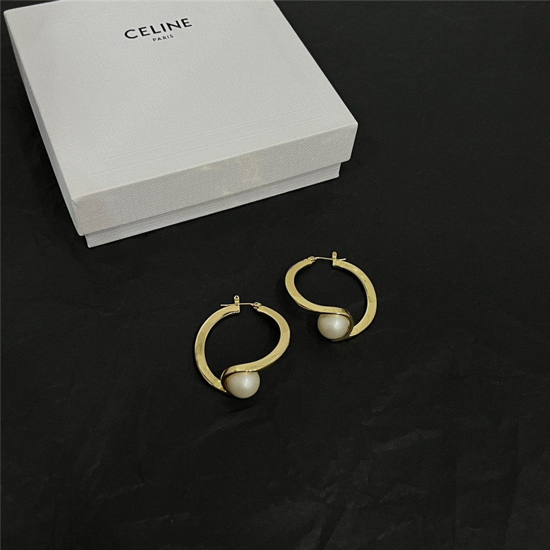 Ce1i*e new earrings