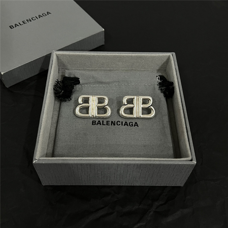 Ba1en*iaga vintage earrings