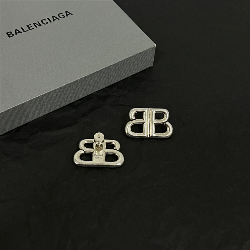 Ba1en*iaga vintage earrings