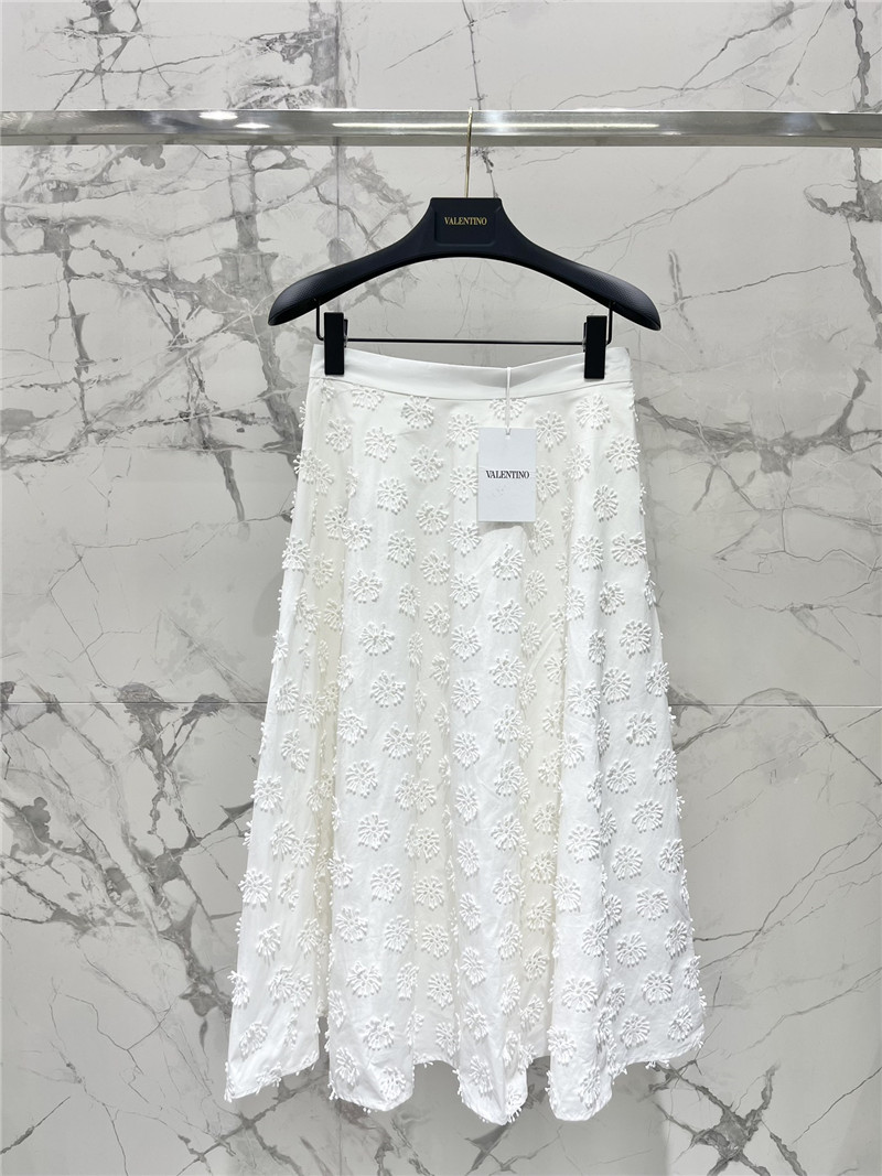 Va1e*ntin0 hollow embroidered skirt