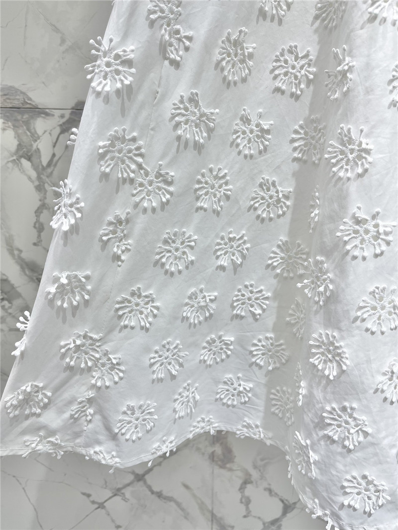 Va1e*ntin0 hollow embroidered skirt