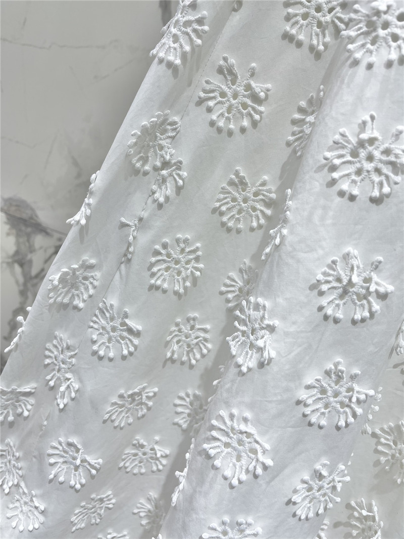 Va1e*ntin0 hollow embroidered skirt