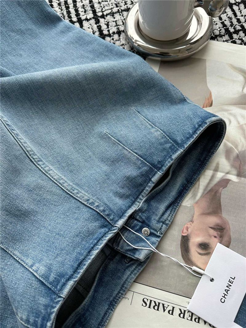 Ch**el double pocket embroidered jeans