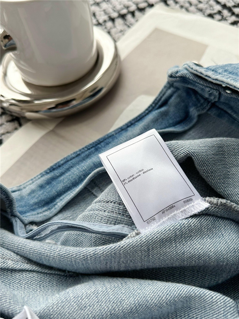 Ch**el double pocket embroidered jeans