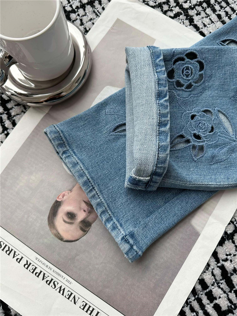 Ch**el double pocket embroidered jeans