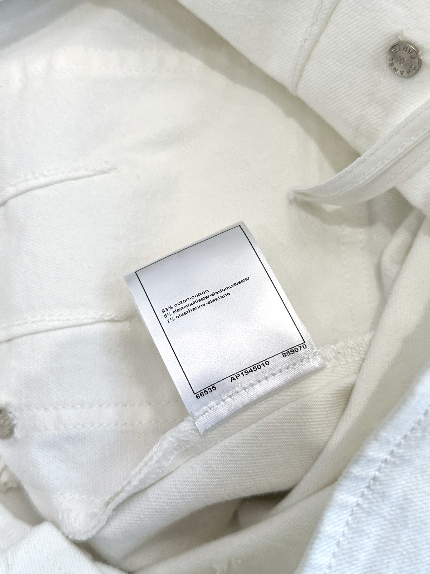 Ch**el white double pocket embroidered jeans