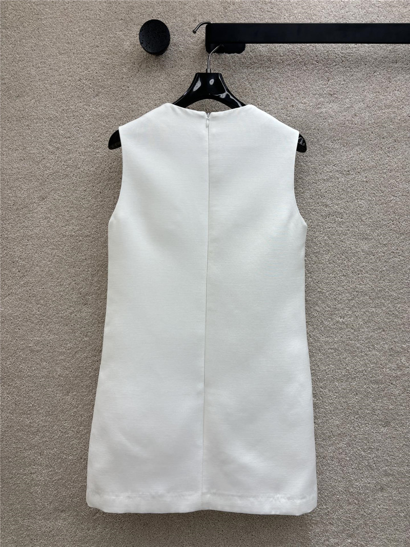 Va1e*ntin0 v button sleeveless dress replica clothing sites