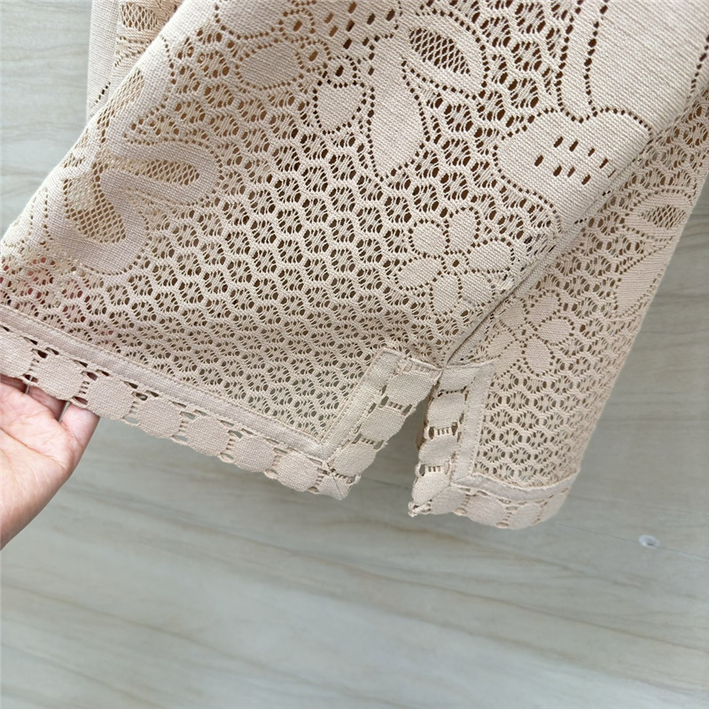 Va1e*ntin0 lace v button top replica clothing sites