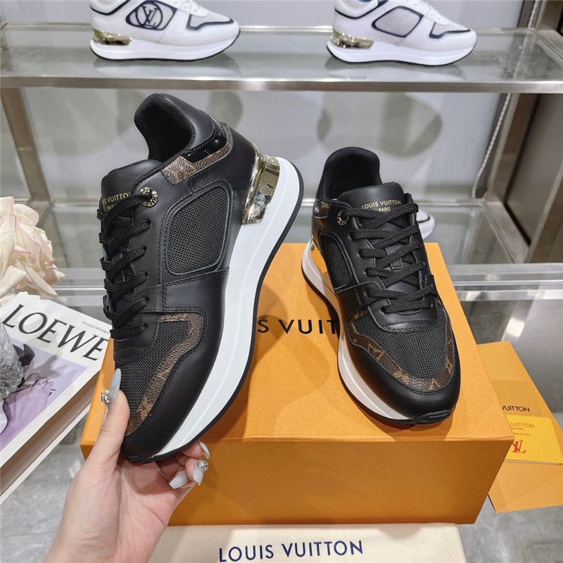 l0vis Vvtt0n lv run away sneakers in black