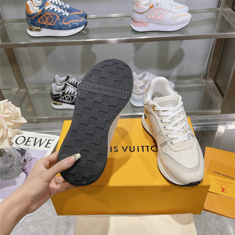 l0vis Vvtt0n lv logo run away sneakers in beige