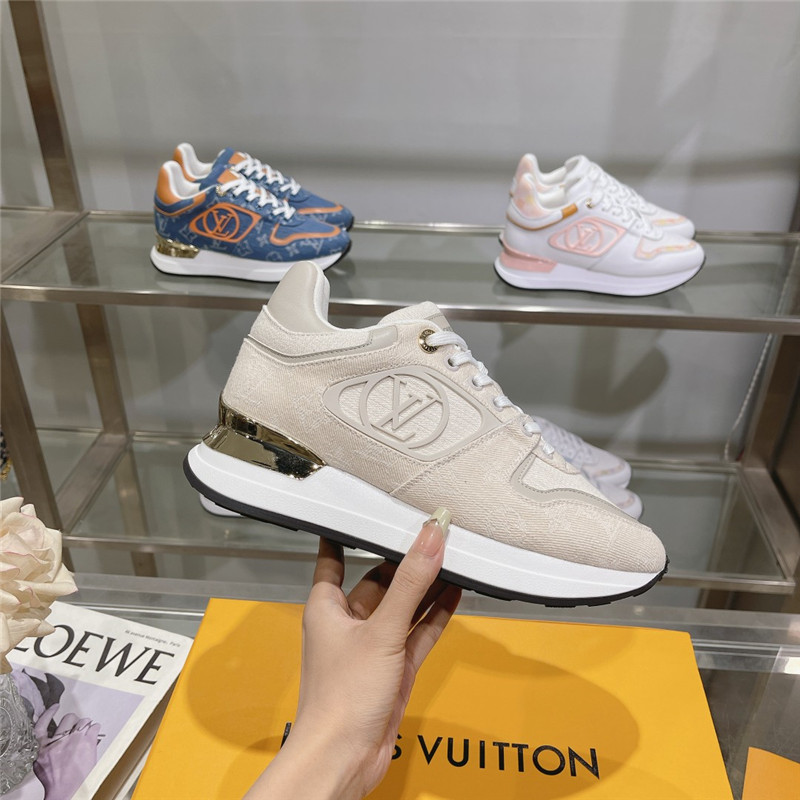 l0vis Vvtt0n lv logo run away sneakers in beige