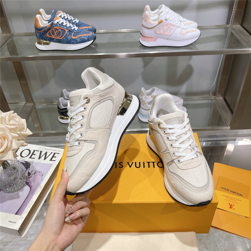 l0vis Vvtt0n lv logo run away sneakers in beige
