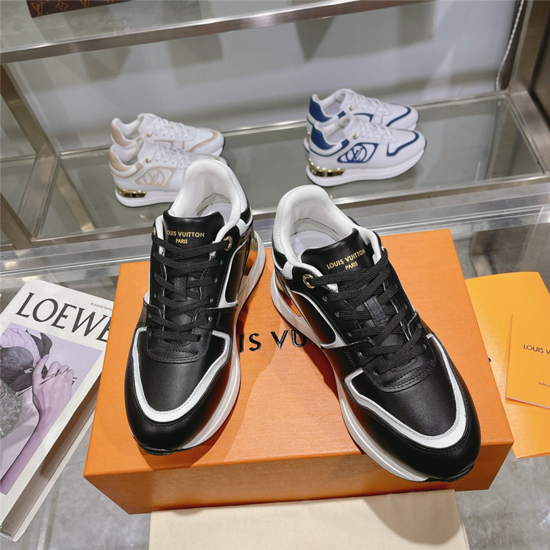l0vis Vvtt0n women’s black lv run away sneakers