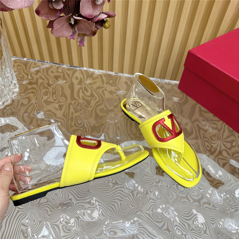 va1e*ntin0 hollow logo slippers Marg*e1a replica shoes