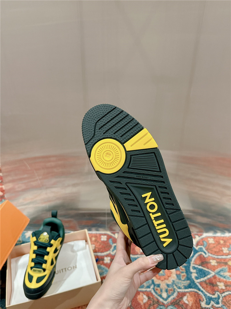 l0vis Vvtt0n lv skate trainers in bold green