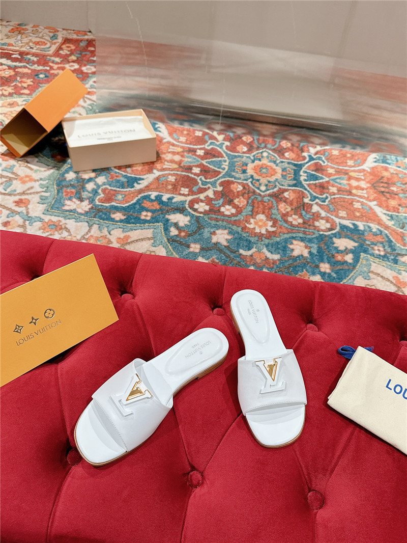 l0vis Vvtt0n lv flat sandals best replica shoes website