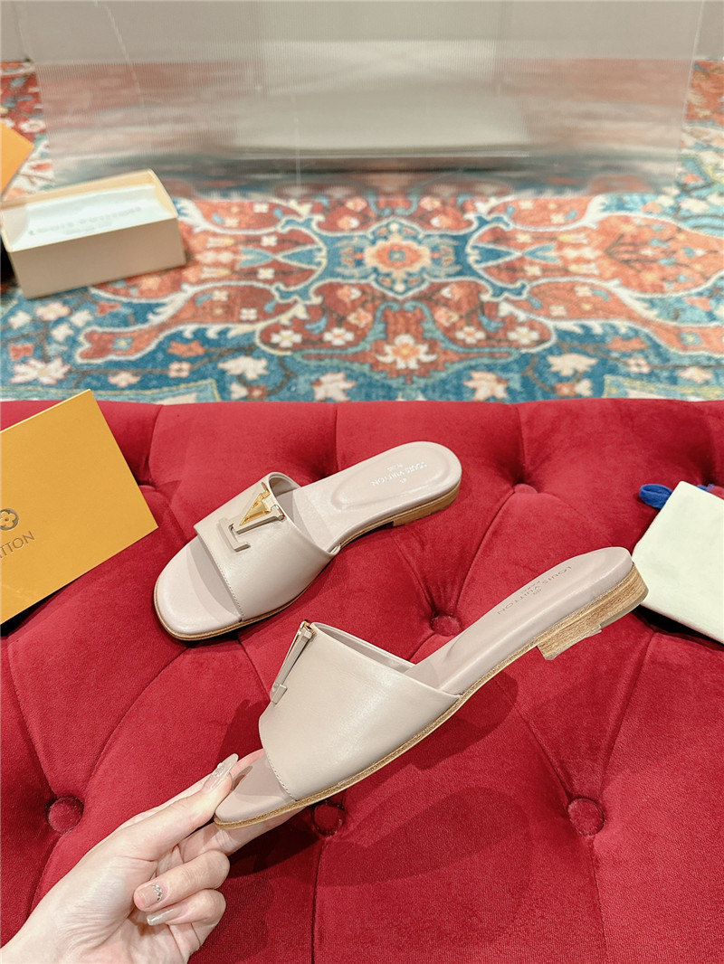 l0vis Vvtt0n lv flat sandals best replica shoes website