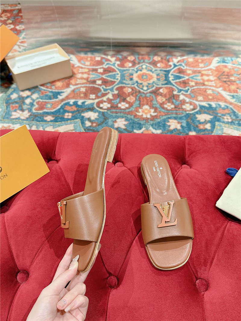 l0vis Vvtt0n lv flat sandals best replica shoes website