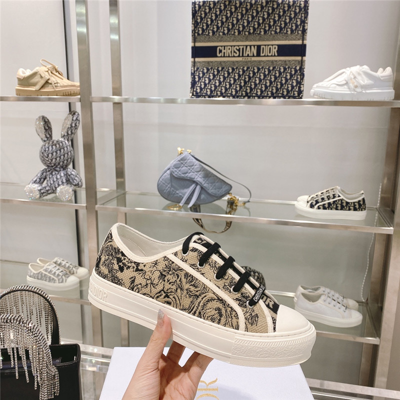 D10r walk’n sneakers