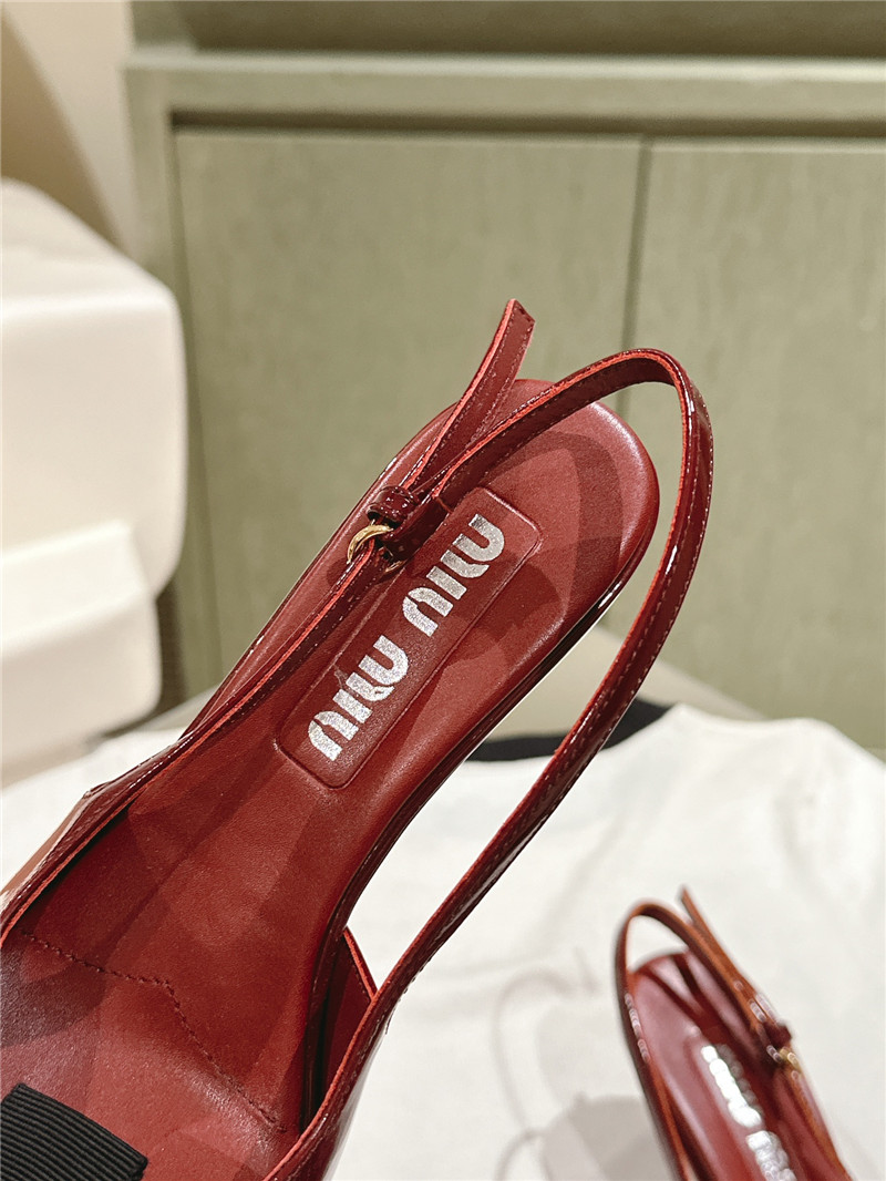 m1um1u new hollow sandals Marg*e1a replica shoes