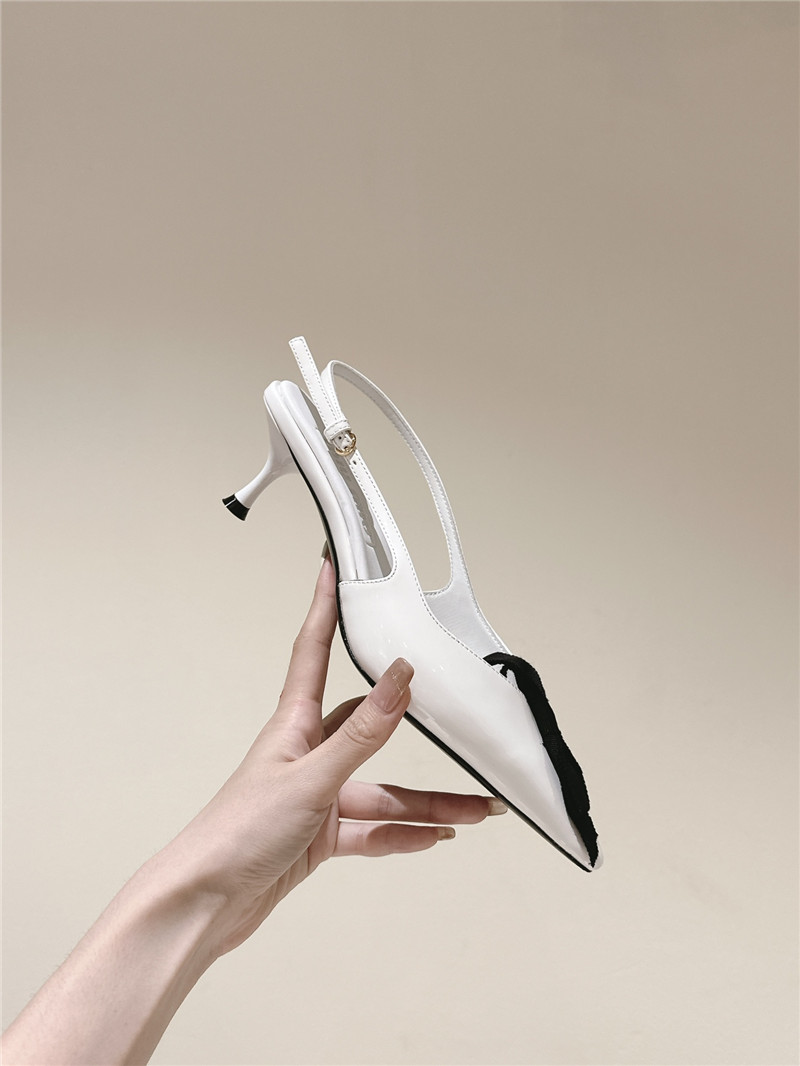 m1um1u new hollow sandals Marg*e1a replica shoes