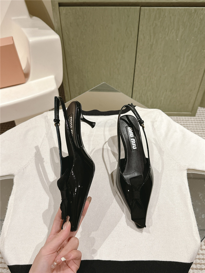 m1um1u new hollow sandals Marg*e1a replica shoes