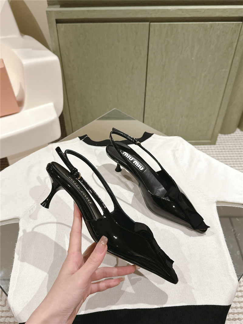 m1um1u new hollow sandals Marg*e1a replica shoes