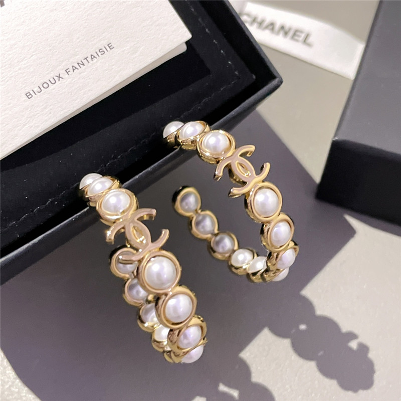 Ch**el small fragrant earrings