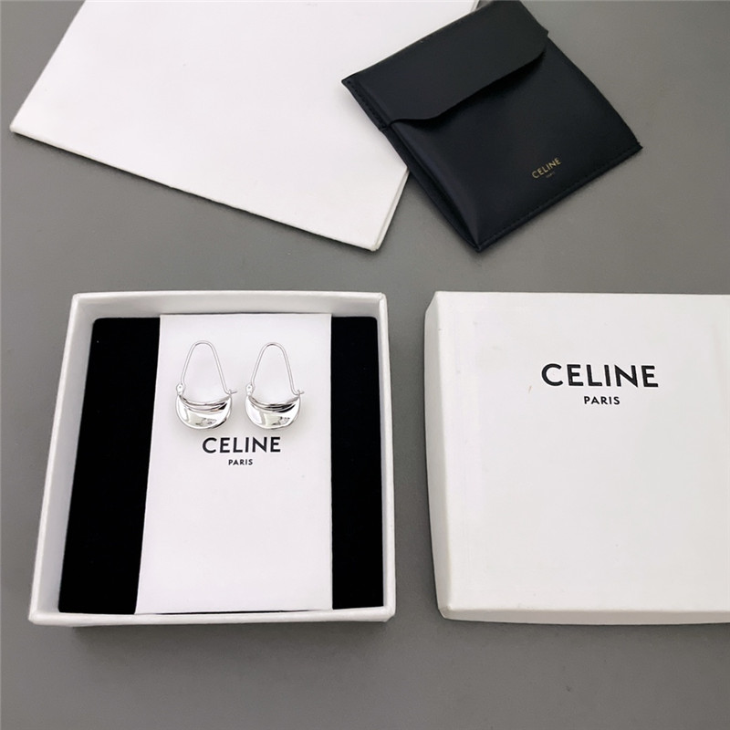 Ce1i*e minimalist design earrings