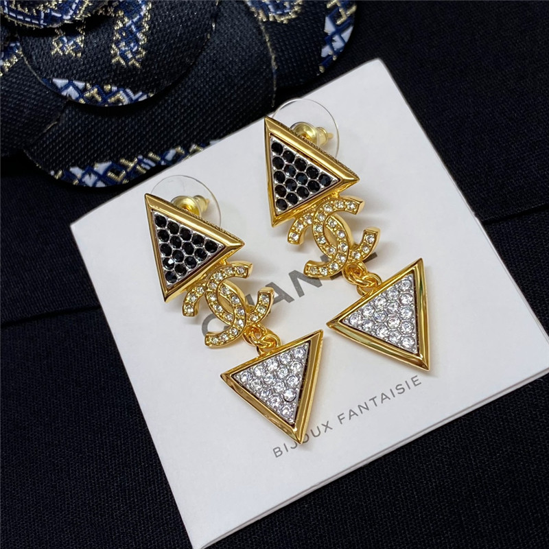 ch**el gold double c triangle black and white D1am0nd earrings