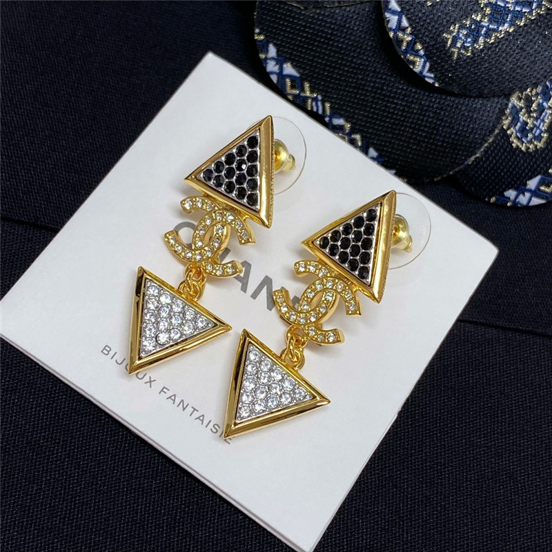 ch**el gold double c triangle black and white D1am0nd earrings