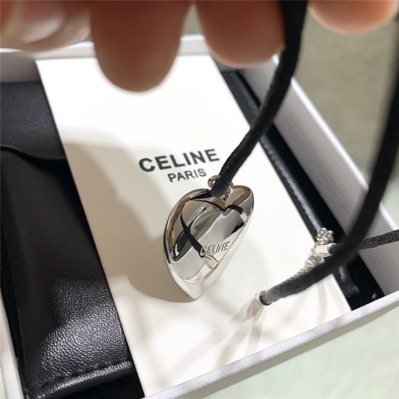 Ce1i*e love arc de triomphe necklace