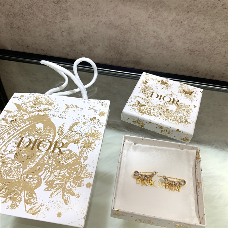 D10r left and right letter earrings