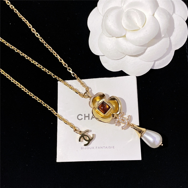 Ch**el brown stone gold flower water drop bead necklace