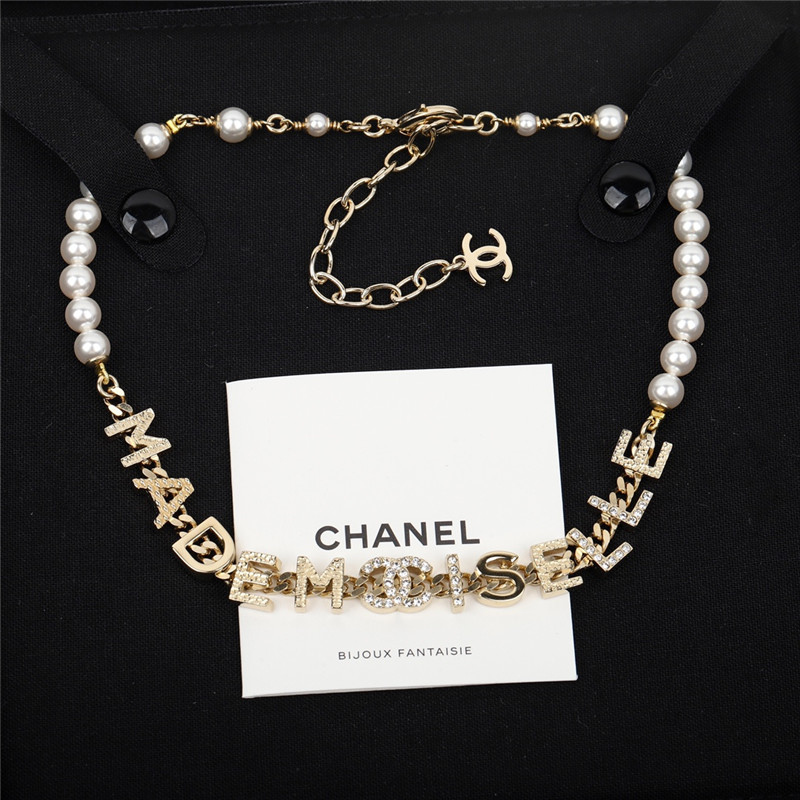 Ch**el pearl letter choker necklace
