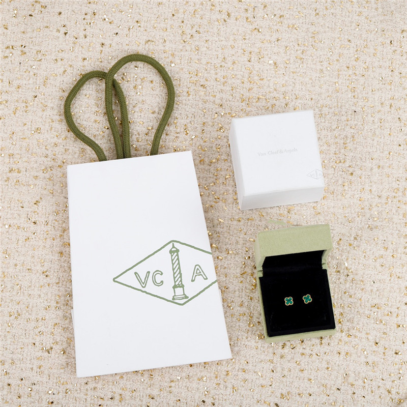 M1um1u single flower earrings