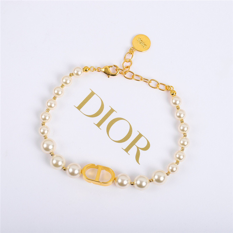 D10r pearl bracelet