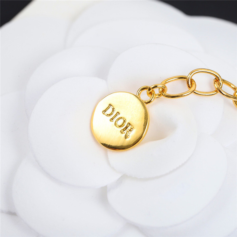D10r pearl bracelet