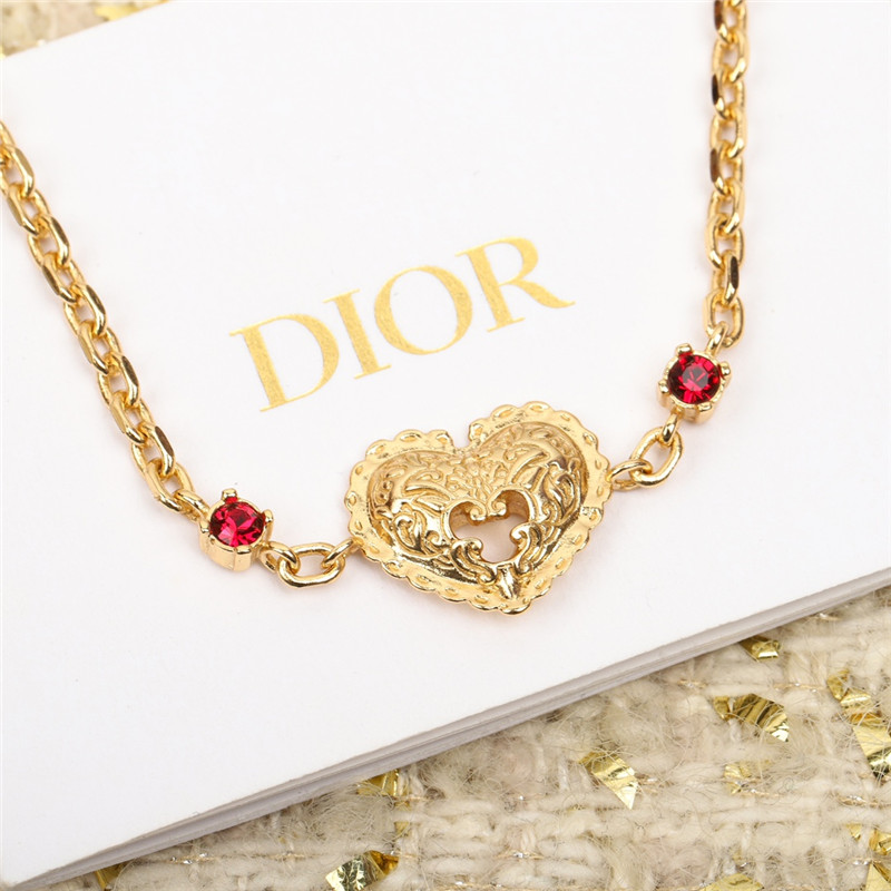 D10r embossed love bracelet