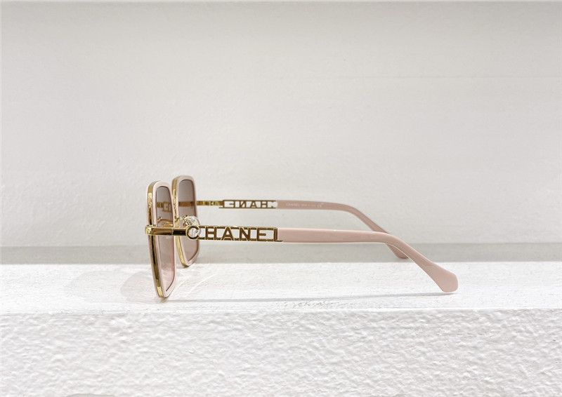 Ch**el fashionable sunglasses